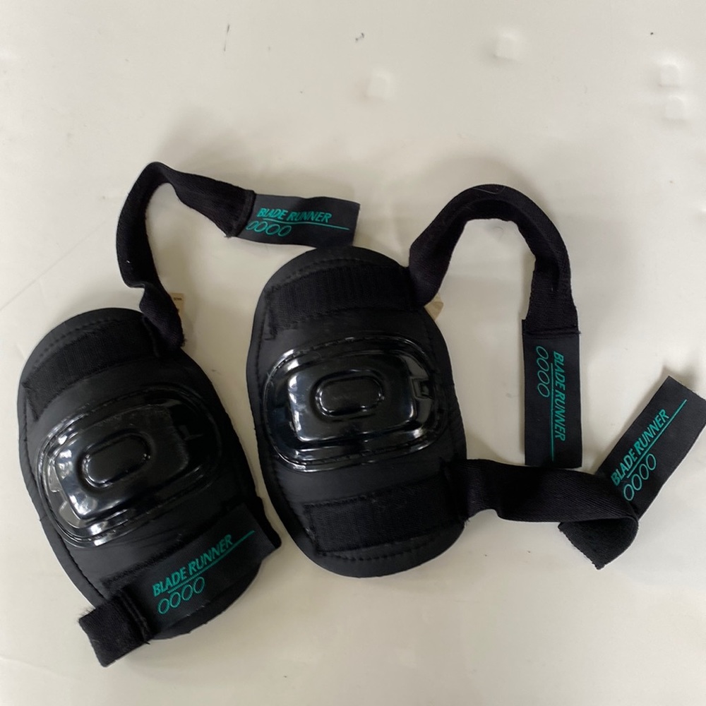 ROLLERBLADE brand elbow protective guards adult medium BladeRunner 0000